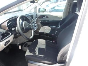 CHRYSLER VOYAGER LX - 3