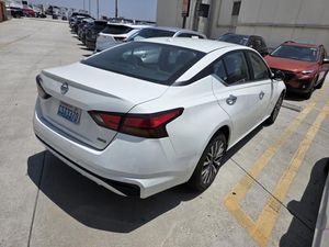 2025 Nissan ALTIMA SV 照片 2