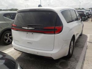 CHRYSLER PACIFICA TOURING L - 2