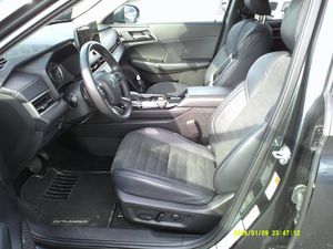 MITSUBISHI OUTLANDER SE - 3