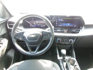 2025 Chevrolet TRAILBLAZER LT photo 4