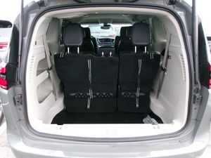 CHRYSLER PACIFICA TOURING L - 6