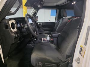 2025 JEEP WRANGLER SAHARA 照片 3
