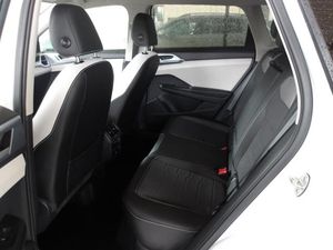 2025 Volkswagen TAOS SE 缩略图 24