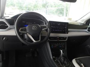 صورة 4 لـ 2025 Volkswagen TAOS SE