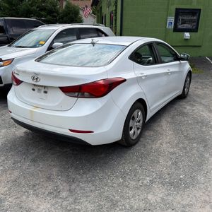 2016 Hyundai ELANTRA SE photo 5