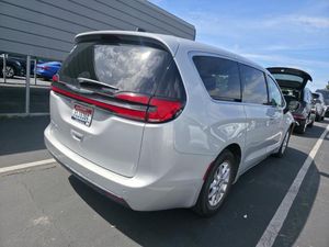 CHRYSLER PACIFICA TOURING L - 2
