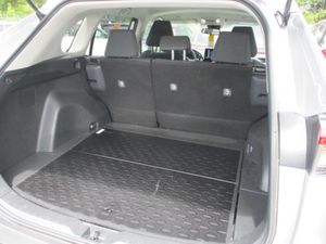 2025 Toyota RAV4 LE 照片 6