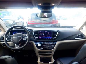 CHRYSLER PACIFICA TOURING L - 4