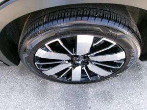 2025 Mitsubishi OUTLANDER SE photo 10