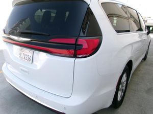 CHRYSLER PACIFICA TOURING L - 2