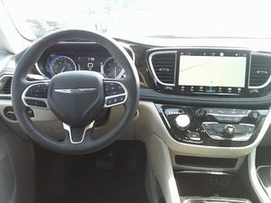 CHRYSLER PACIFICA LIMITED - 4