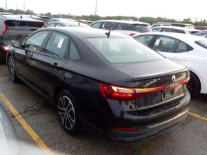 صورة 28 لـ 2025 Volkswagen JETTA SPORT