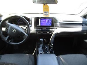 2025 Toyota CAMRY photo 4