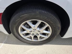 CHRYSLER PACIFICA TOURING L - 8