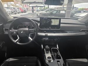 صورة 4 لـ 2025 Mitsubishi OUTLANDER