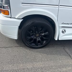 CHEVROLET EXPRESS 2500 - 10