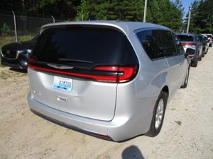 2024 Chrysler PACIFICA TOURING L — фото 2