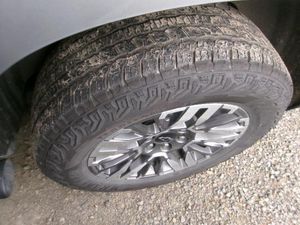 CHEVROLET SUBURBAN Z71 - 10