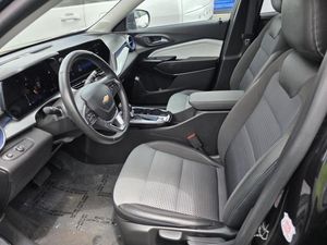 2025 Chevrolet TRAX LT — фото 3