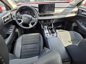 MITSUBISHI OUTLANDER SE - 4