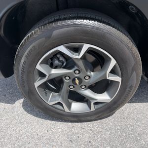2025 Chevrolet TRAX LT thumbnail 12