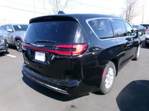 CHRYSLER PACIFICA SELECT - 2