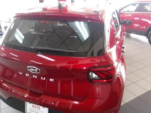 HYUNDAI VENUE SEL - 2