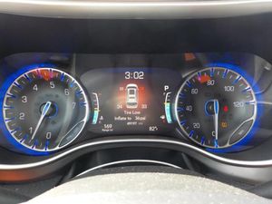 CHRYSLER PACIFICA TOURING L - 5