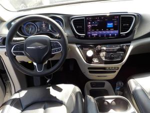 CHRYSLER PACIFICA TOURING L - 4