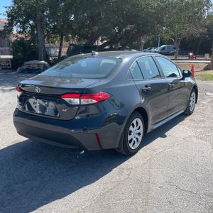 Toyota Corolla LE - 5