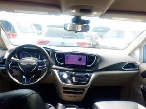 CHRYSLER PACIFICA TOURING L - 4