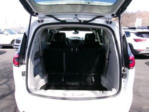 CHRYSLER PACIFICA TOURING L - 6