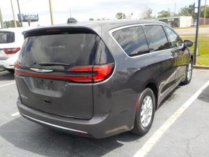 CHRYSLER PACIFICA TOURING L - 2