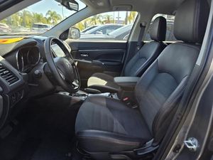2025 Mitsubishi OUTLANDER SPORT SE 照片 3