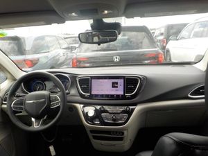 CHRYSLER PACIFICA TOURING L - 4