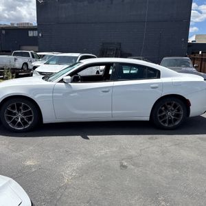 DODGE CHARGER SXT - 2