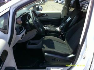 CHRYSLER VOYAGER LX - 3