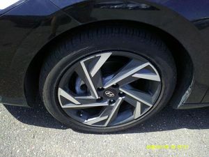 HYUNDAI ELANTRA SE - 10