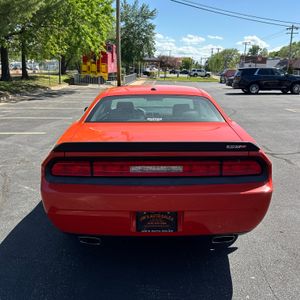 DODGE CHALLENGER SRT8 - 4