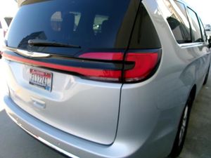 CHRYSLER PACIFICA TOURING L - 2