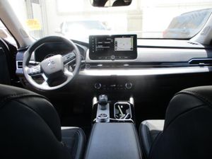 2025 Mitsubishi OUTLANDER SE thumbnail 18