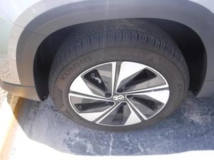 صورة 9 لـ 2025 Volkswagen TAOS SE