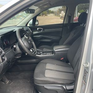 2021 KIA SORENTO LX — миниатюра 24