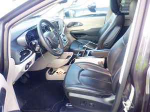 CHRYSLER PACIFICA TOURING L - 3