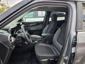 2025 Chevrolet TRAILBLAZER LT 照片 3