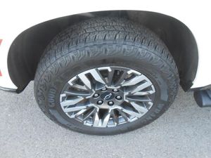 CHEVROLET SUBURBAN Z71 - 8