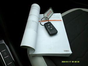 صورة 22 لـ 2025 Volkswagen TAOS SE