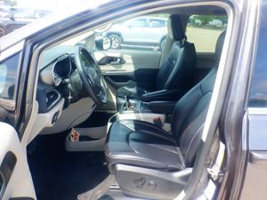 CHRYSLER PACIFICA TOURING L - 3