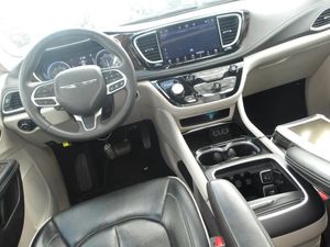 CHRYSLER PACIFICA LIMITED - 8